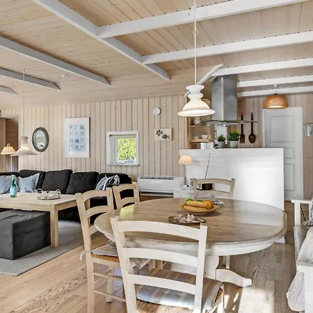 펜션 3 Bedroom Lovely Home In Melby