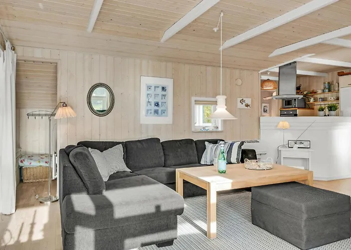 Three-bedroom With A Fireplace In Dom wakacyjny Melby