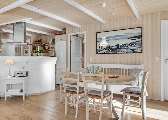 Three-bedroom With A Fireplace In Dom wakacyjny Melby